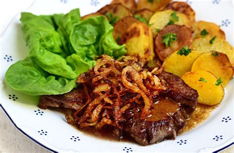 Vídeňská roštěná s hranolky